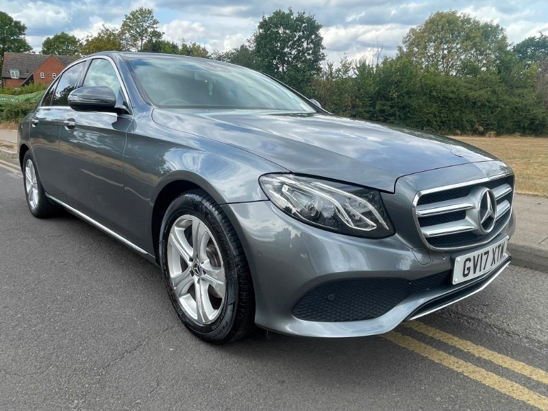 Grey Mercedes-Benz E Class 2.0 E220d SE Saloon 4dr Diesel G-Tronic Euro 6 s/s 194 ps
