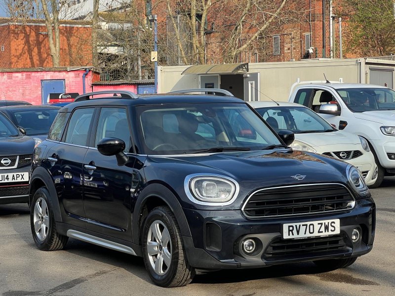 Mini Countryman 1.5 Cooper Classic SUV 5dr Petrol Steptronic Euro 6 s/s 136 ps for sale in Edgware